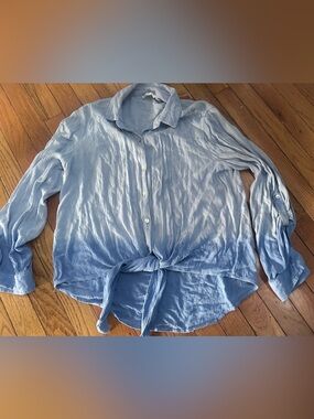 Beach Lunch Lounge M Light Blue Crinkle Button-Front Blouse